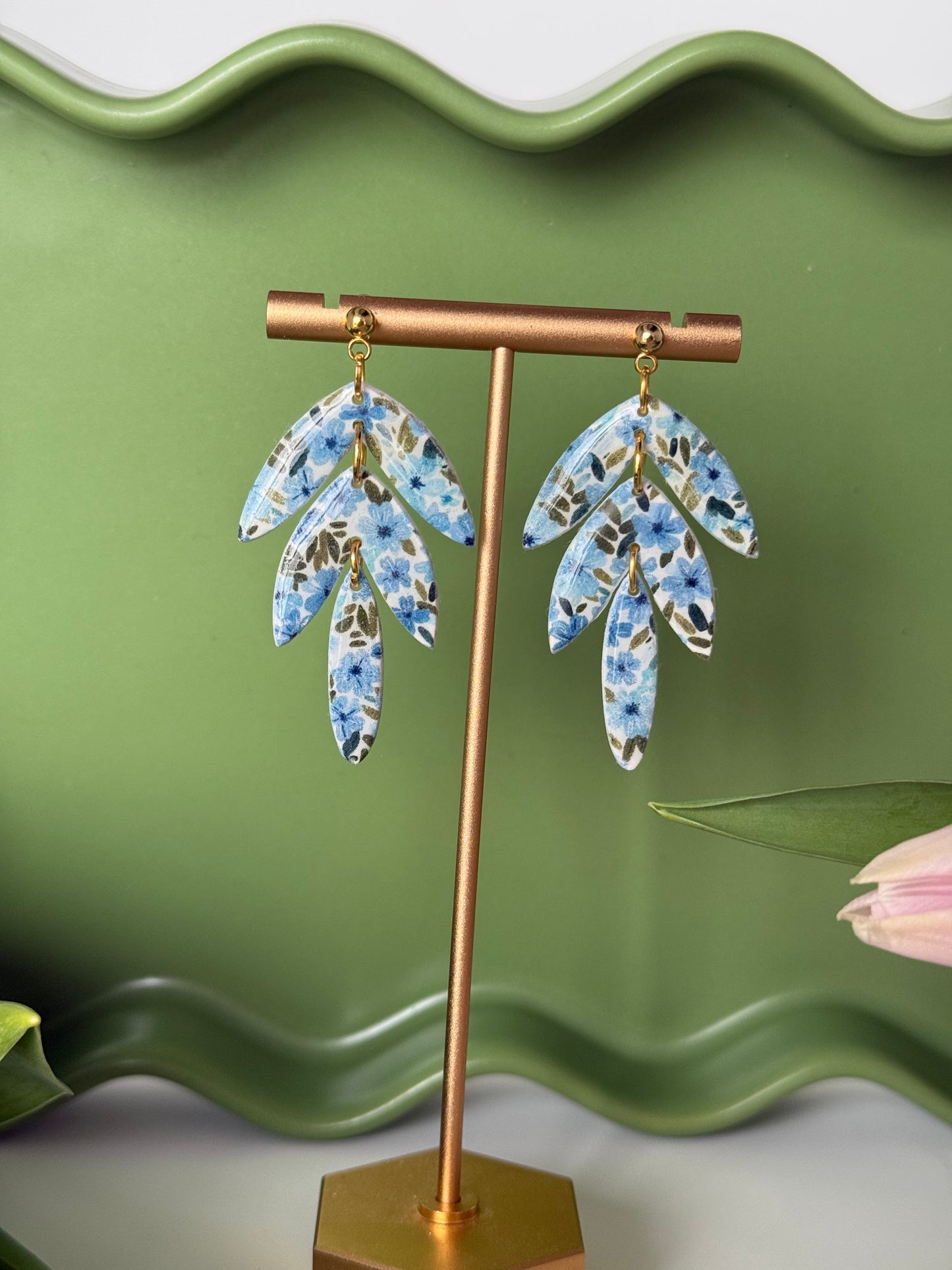 Dangly Spring Leaves