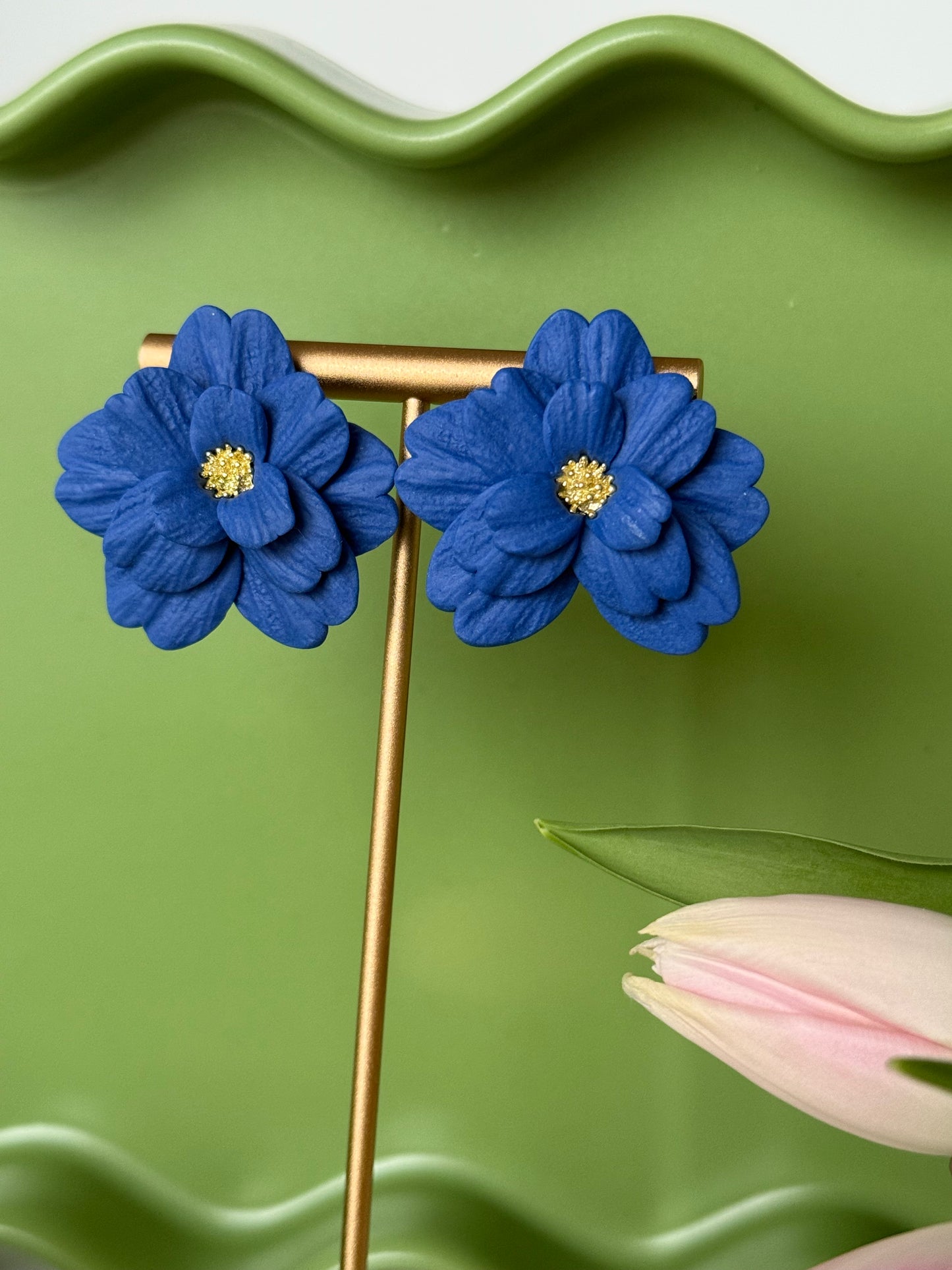 Big Flower Stud