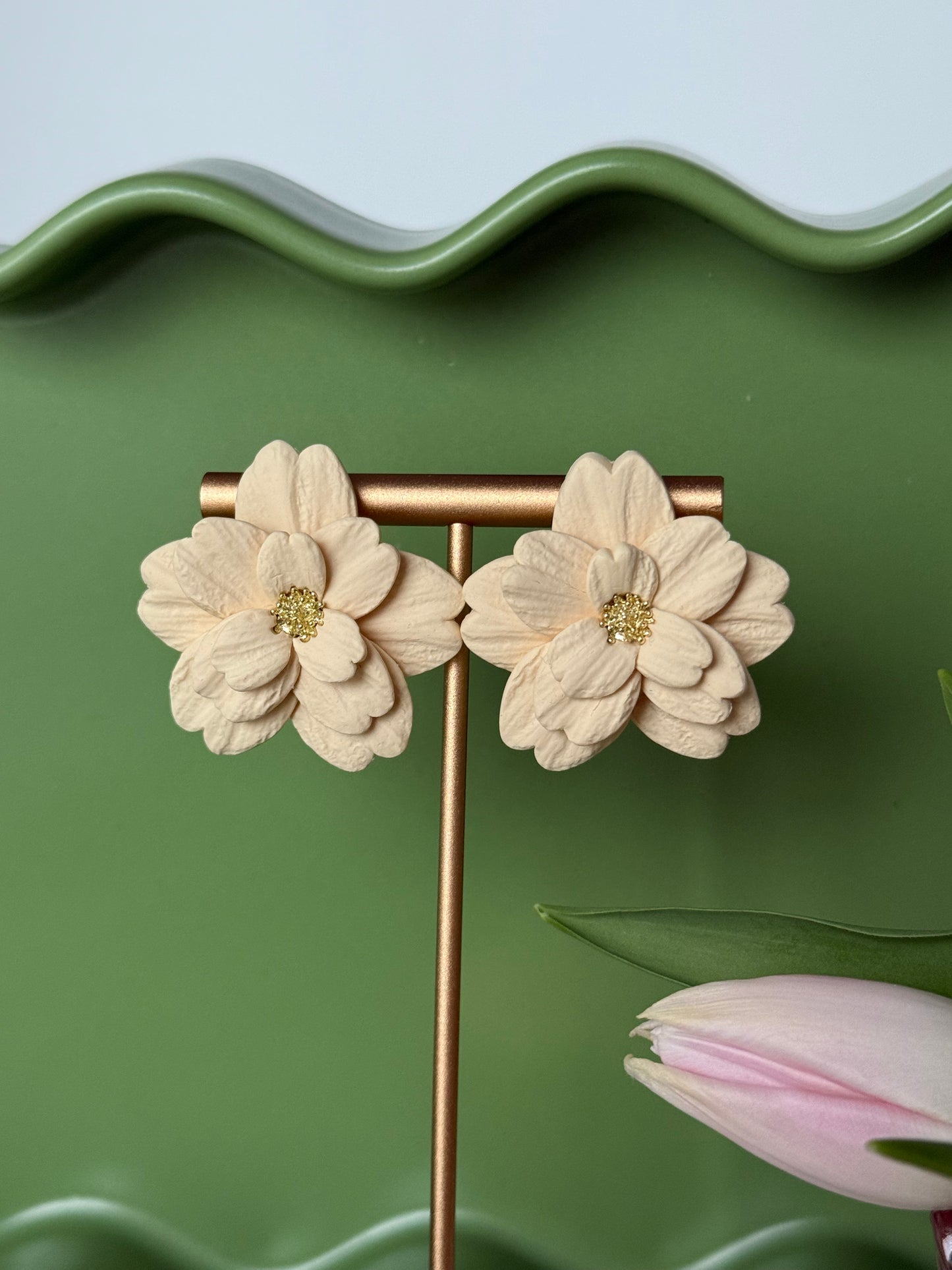 Big Flower Stud