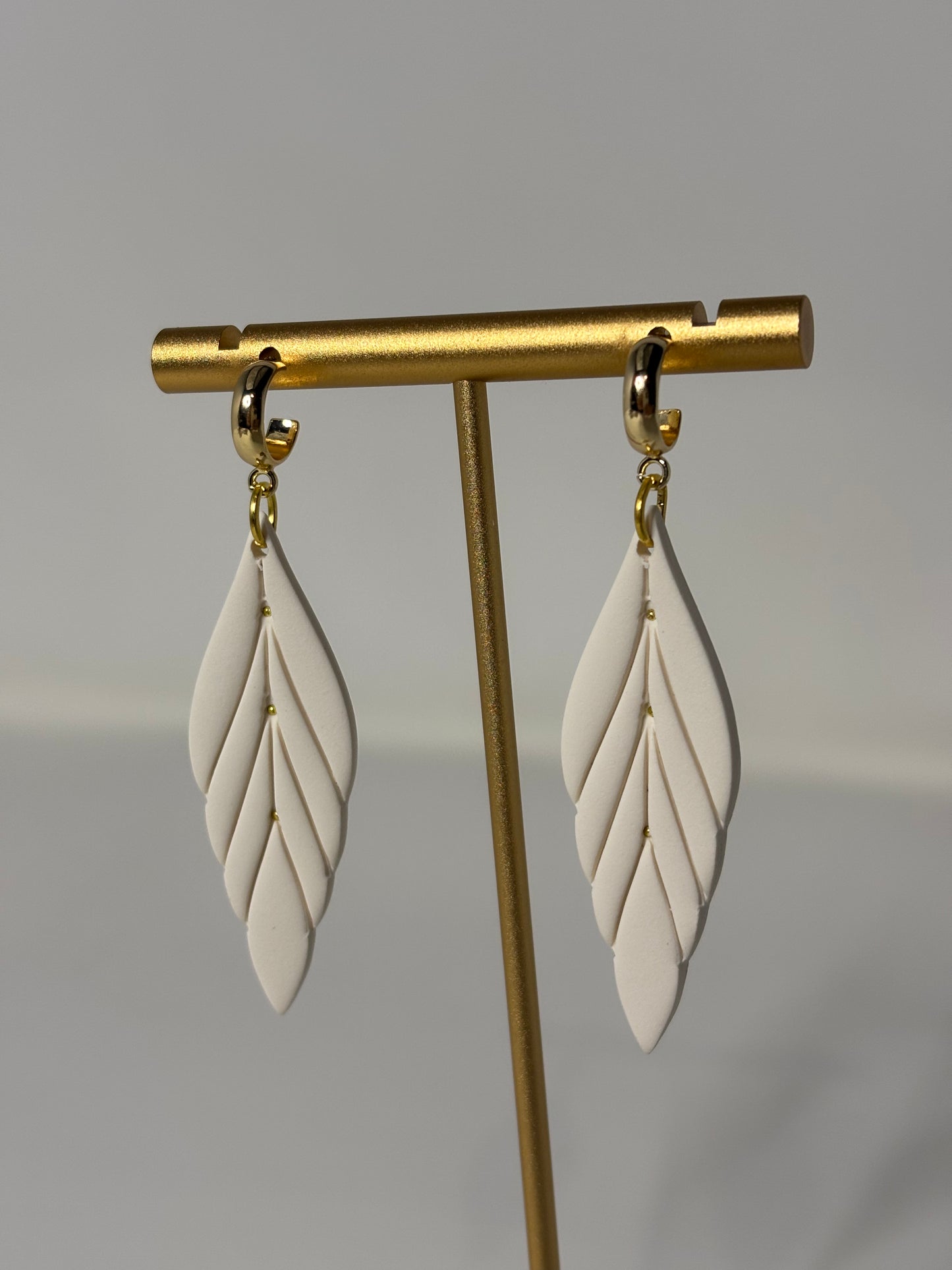 Long leaf dangle